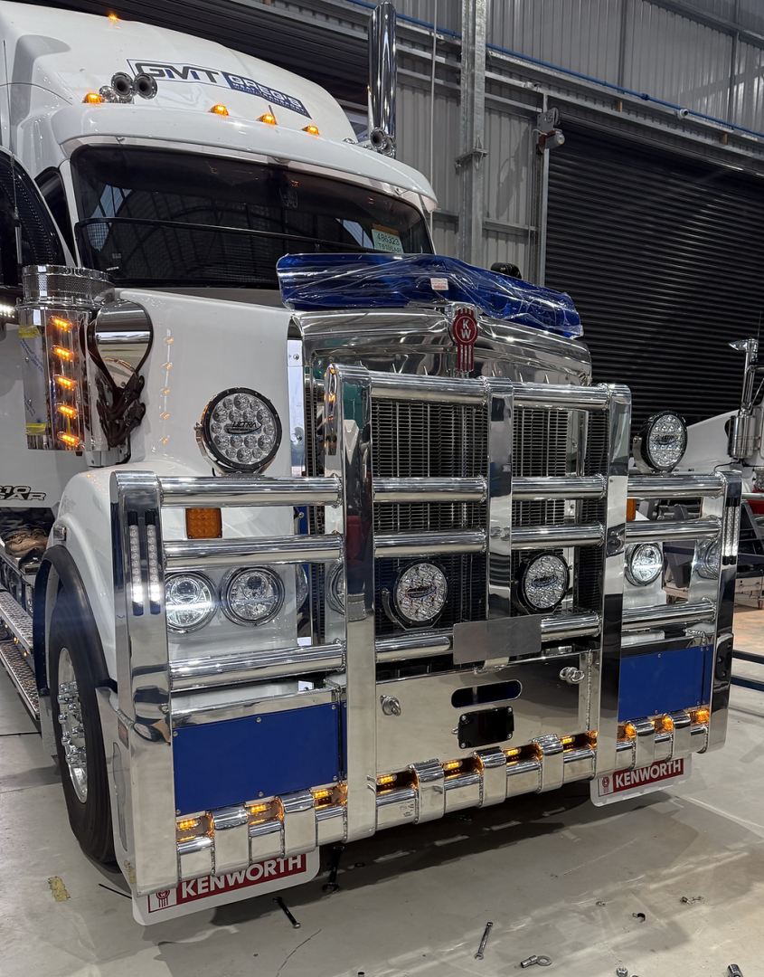 610SAR 5 Post 7 Claws & Marker Lights